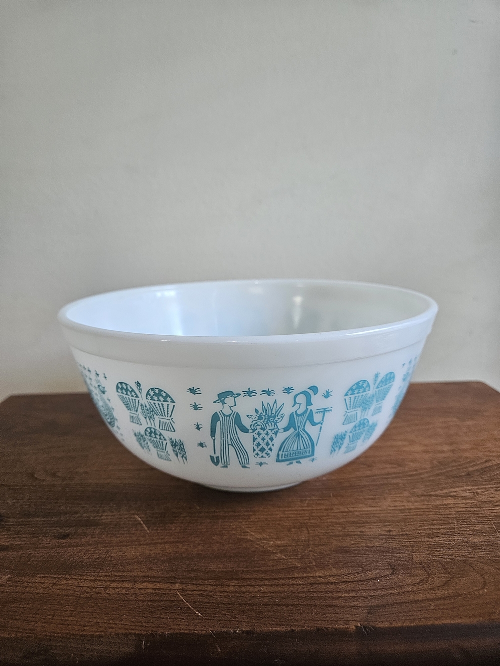 Pyrex 403 Butterprint "Amish" Mixing Bowl